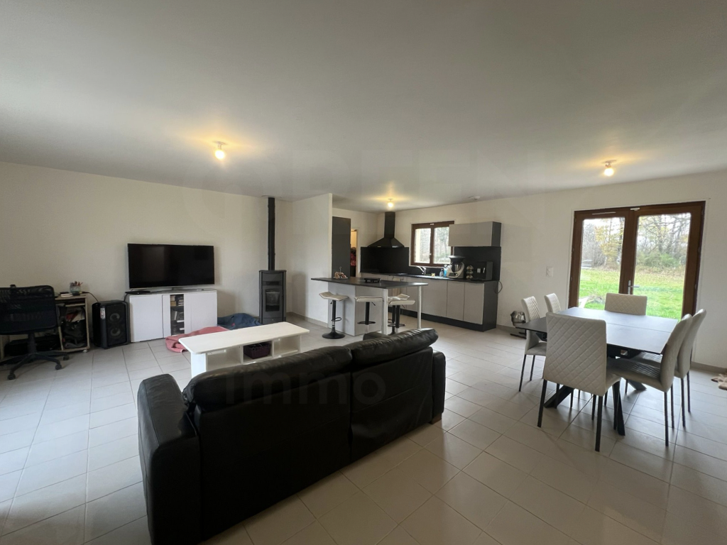 LAVAU (89170) - Maison 6 pièces 109 m2 - 1,0001 ha de terrai